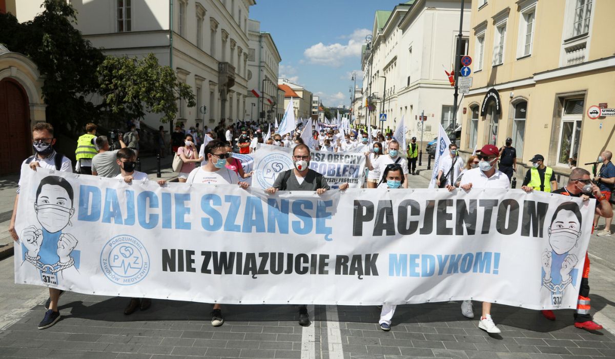 DGP: we wrześniu będzie strajk lekarzy, czują się olewani i traktowani przez władzę z buta