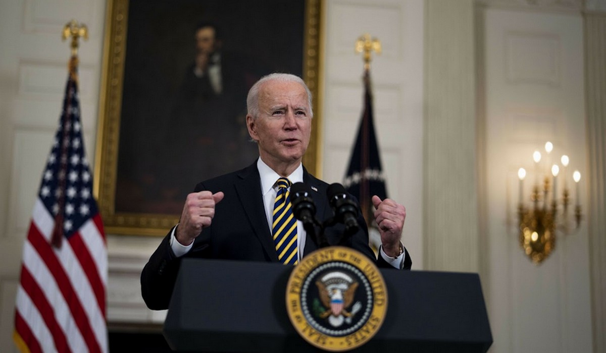 Joe Biden się namyślił i w ramach walki z inflacją uwalnia rezerwy ropy, chce też znacznego zwiększenia wydobycia