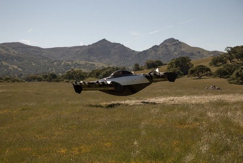 W Kalifornii zaprezentowano latający samochód. Można nim latać bez licencji