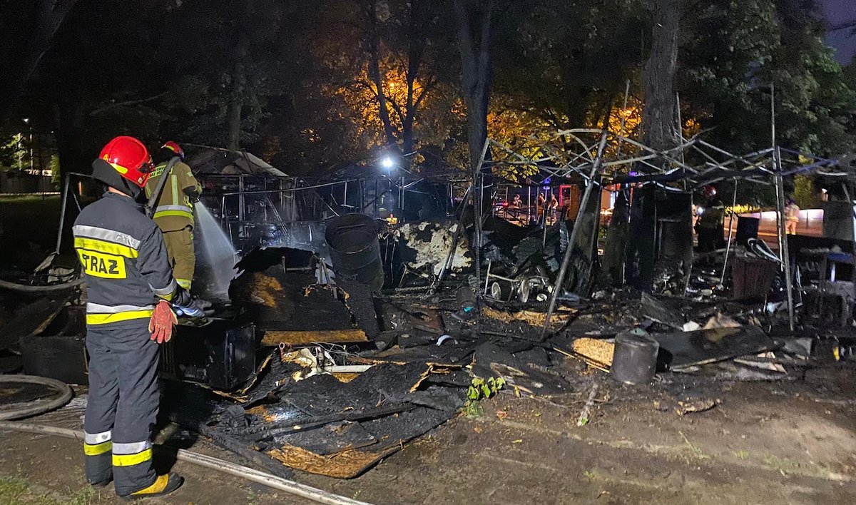 Spłonęło "Miasteczko Wolności" w którym liderzy KOD do tej pory protestowali pod Sejmem