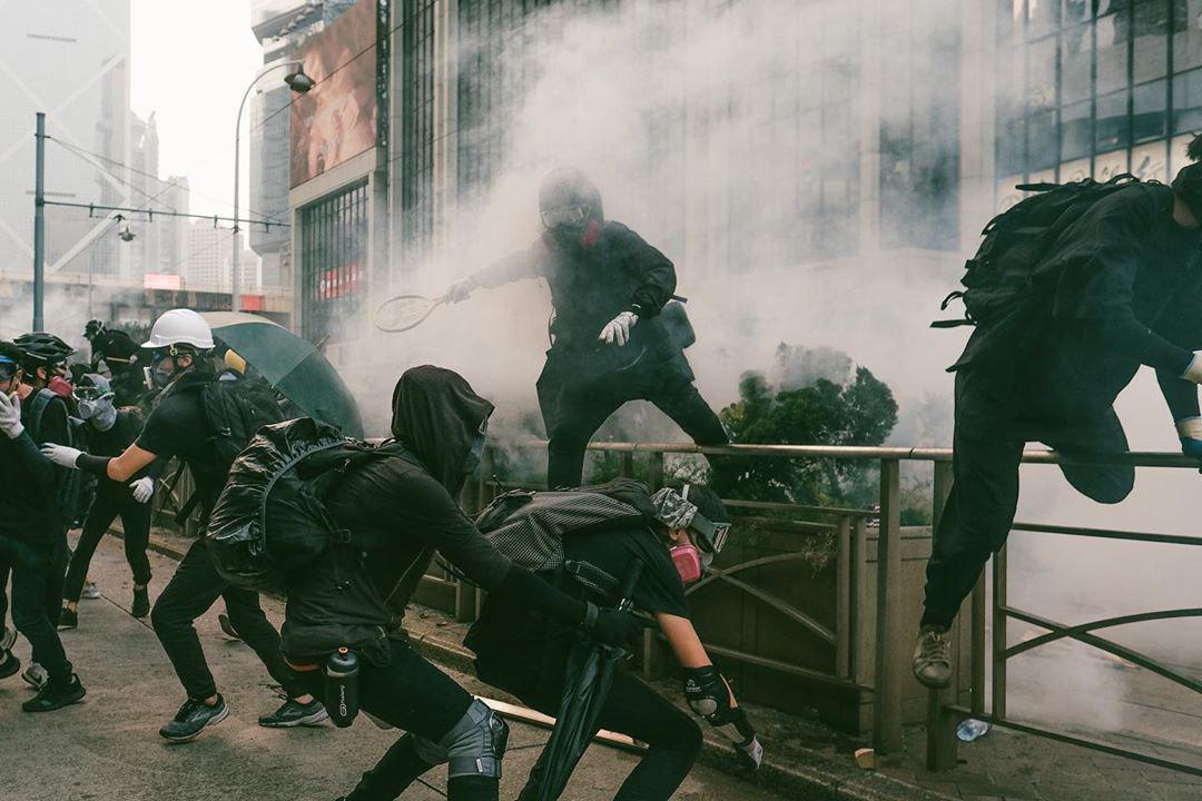 Hong Kong: druga osoba postrzelona ostrą amunicją. Tym razem to 14-latek
