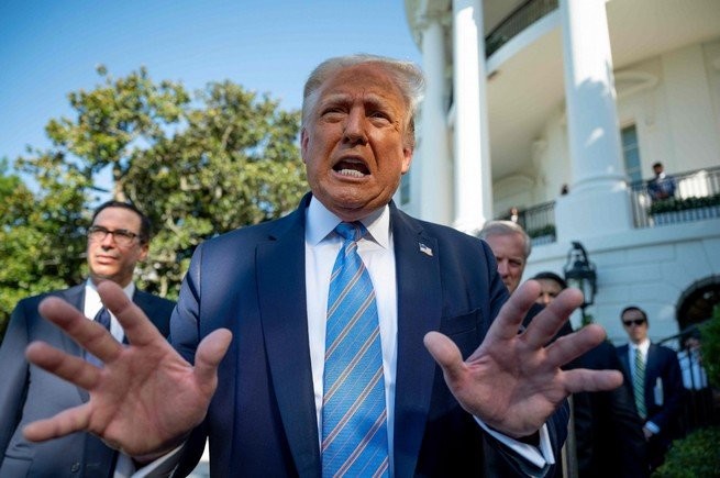 Trump trochę się zamotał w czytaniu statystyk zgonów na COVID-19 a potem przedstawił własne kryteria