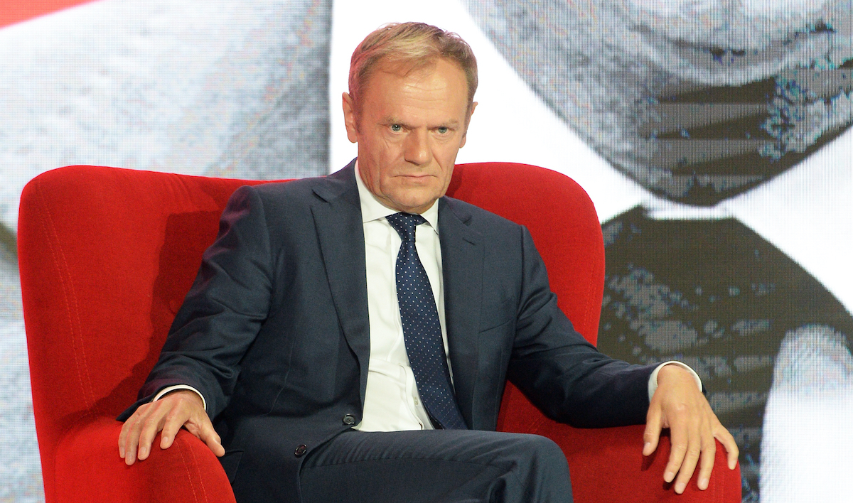 Sondaż: po pół roku rząd Tuska popiera tylko 1/3 Polaków, większość za CPK i atomem