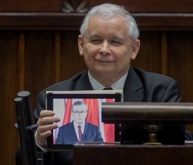 Gliński chce wyjaśnień od Discovery: "W TVN24 prowadzący nawoływał policję do wypowiedzenia posłuszeństwa władzy"