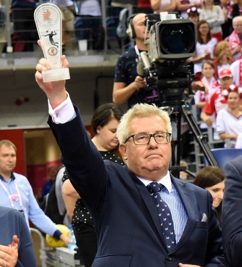 Czarnecki o problemach Kuchcińskiego: to przez nieczytelne przepisy odziedziczone po poprzednich rządach