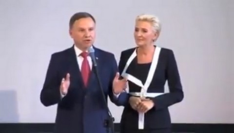 Andrzej Duda wygwizdany podczas przemówienia w szkole w Gdyni