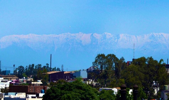 W Indiach spadło zanieczyszczenie powietrza, mieszkańcy Pendżabu po raz pierwszy od 3 dekad mogą zobaczyć Himalaje