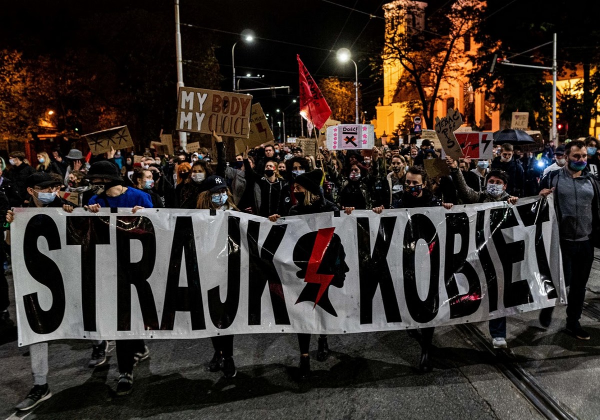 Olsztyn: sąd nie chce wszcząć postępowania wobec 14-latki za protesty, ponieważ bez jaj, są granice tego cyrku