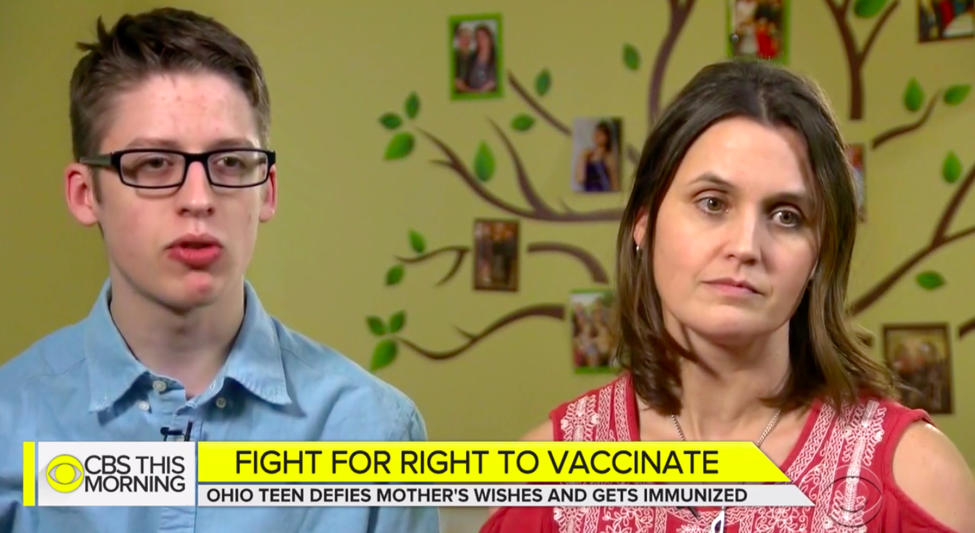 Syn antyszczepionkowców skończył 18 lat i zaszczepił się na wszystko