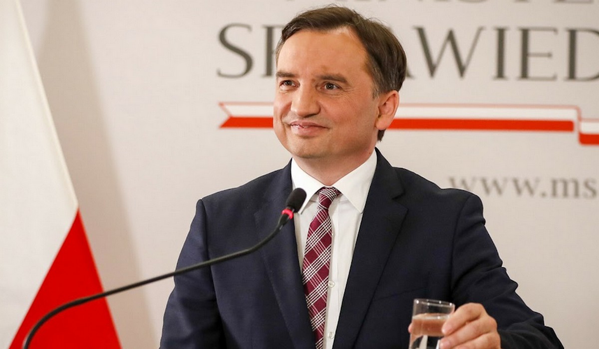 Ziobro uważa, że prezydent popełnił błąd, wetując "lex TVN", a Pegasus ma "chronić uczciwych ludzi"