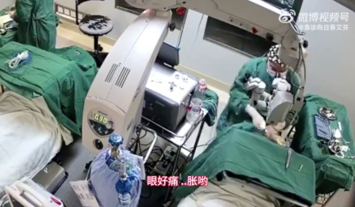 Chiny przeżywają skandal z lekarzem, który podczas operacji przyłożył pacjentce