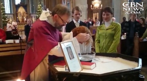 W Szwecji odbyły się manifestacje w obronie imigrantów nawróconych na chrześcijaństwo