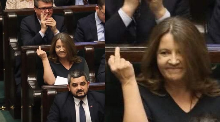 Lichocka tłumaczy faka: przesuwałam energicznie palcem pod okiem, bo byłam zdenerwowana