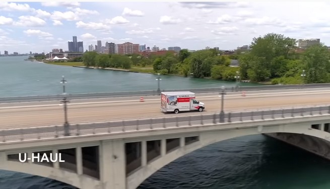 Od kiedy trwa pandemia, firmy zaczęły się identycznie reklamować