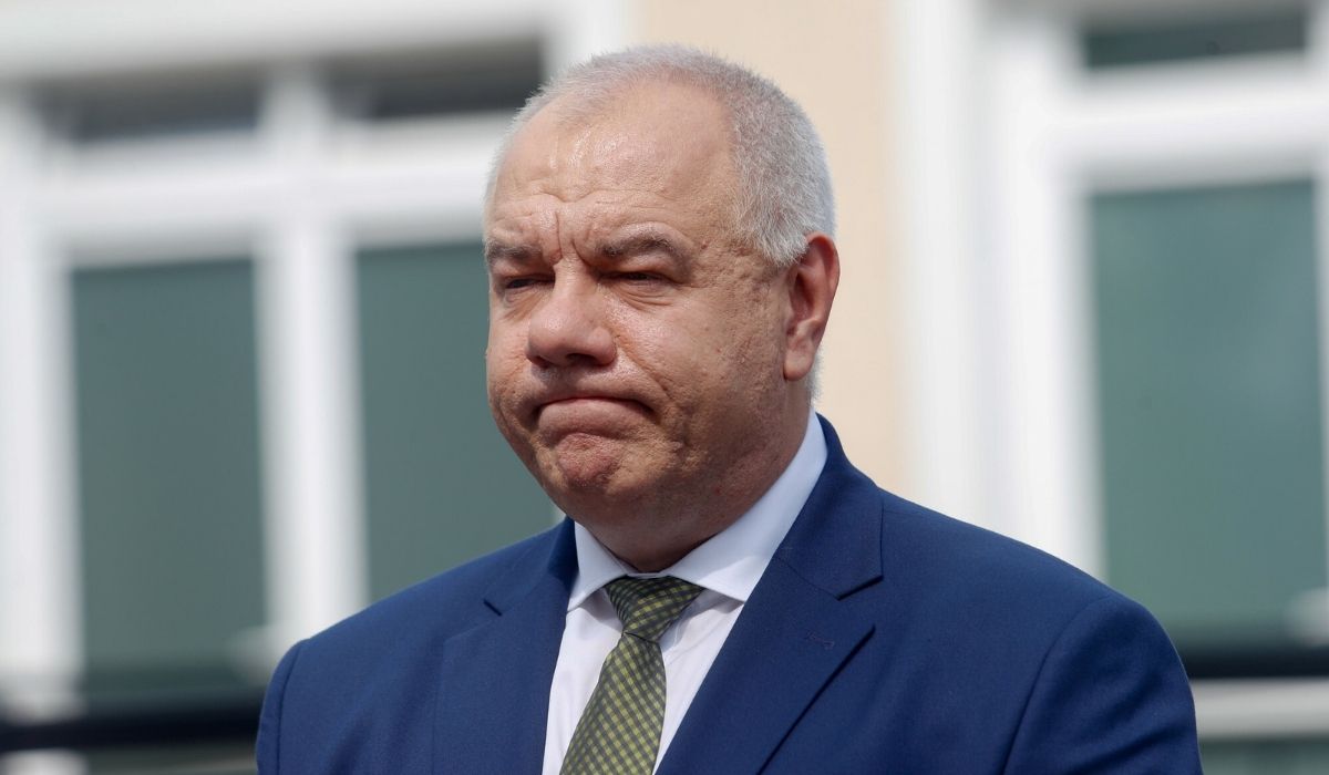 Sasin wsadził na wysokie stanowisko w Poczcie Polskiej swojego ochroniarza, bo najwyraźniej to zdolny i uczciwy chłop