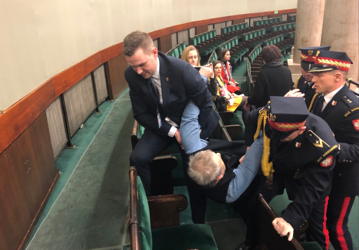 Straż Marszałkowska wyniosła z galerii sejmowej gościa Klaudii Jachiry