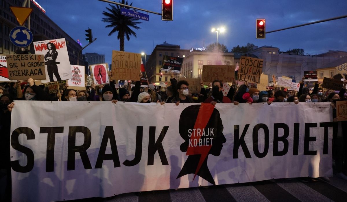 Trybunał Konstytucyjny opublikował uzasadnienie wyroku w sprawie aborcji, zacznie obowiązywać jeszcze dziś 