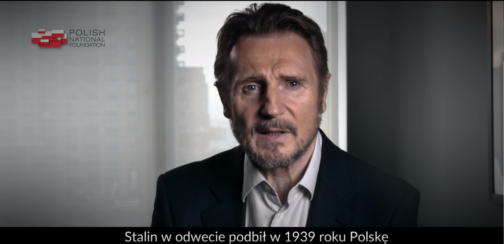 Polska Fundacja Narodowa zapłaciła Liamowi Neesonowi 200 tysięcy dolarów za czytanie z promptera