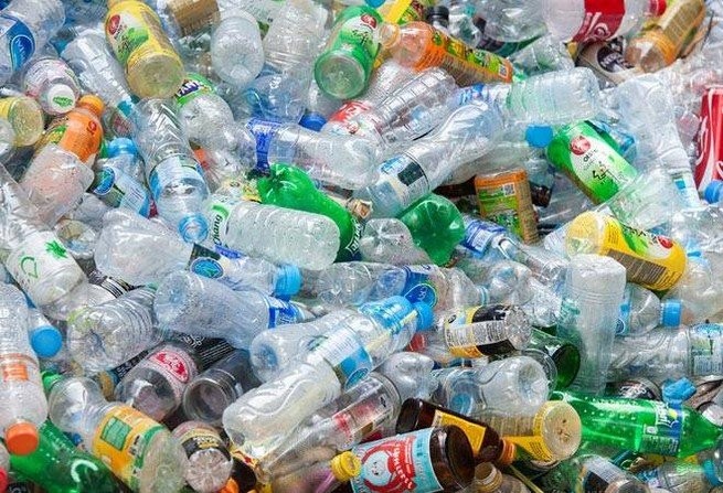 UE potwierdza nowy podatek od plastiku: albo recykling, albo koszty za brak recyklingu