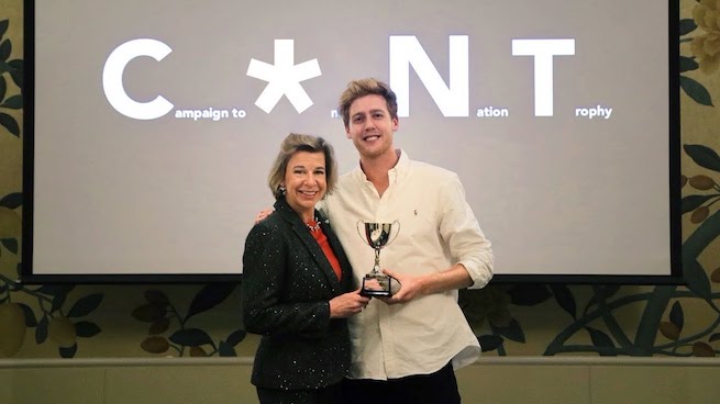 Youtuber tak mocno nabrał prawicową publicystkę, że odebrała nagrodę dla "największej p**dy"