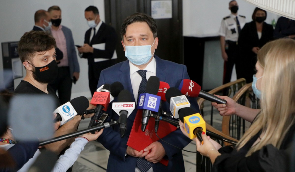 Od miesięcy nie udawało się wybrać nowego Rzecznika Praw Obywatelskich, wreszcie został nim prof. Marcin Wiącek