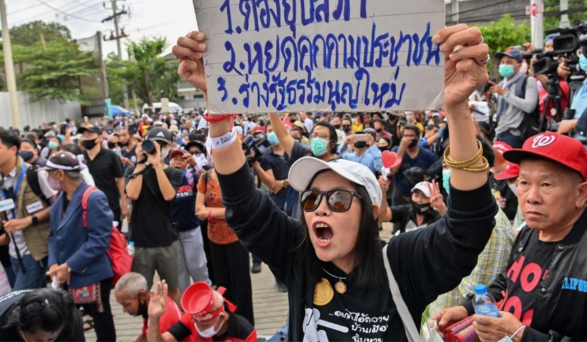 W Tajlandii, jak na Białorusi, kobiety przejmują inicjatywę w protestach antyrządowych