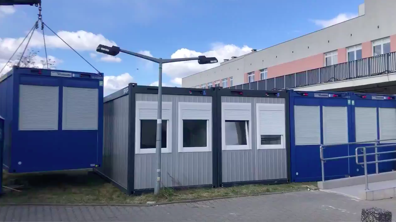 Poznań: szpital przerabia kontenery na izolatki