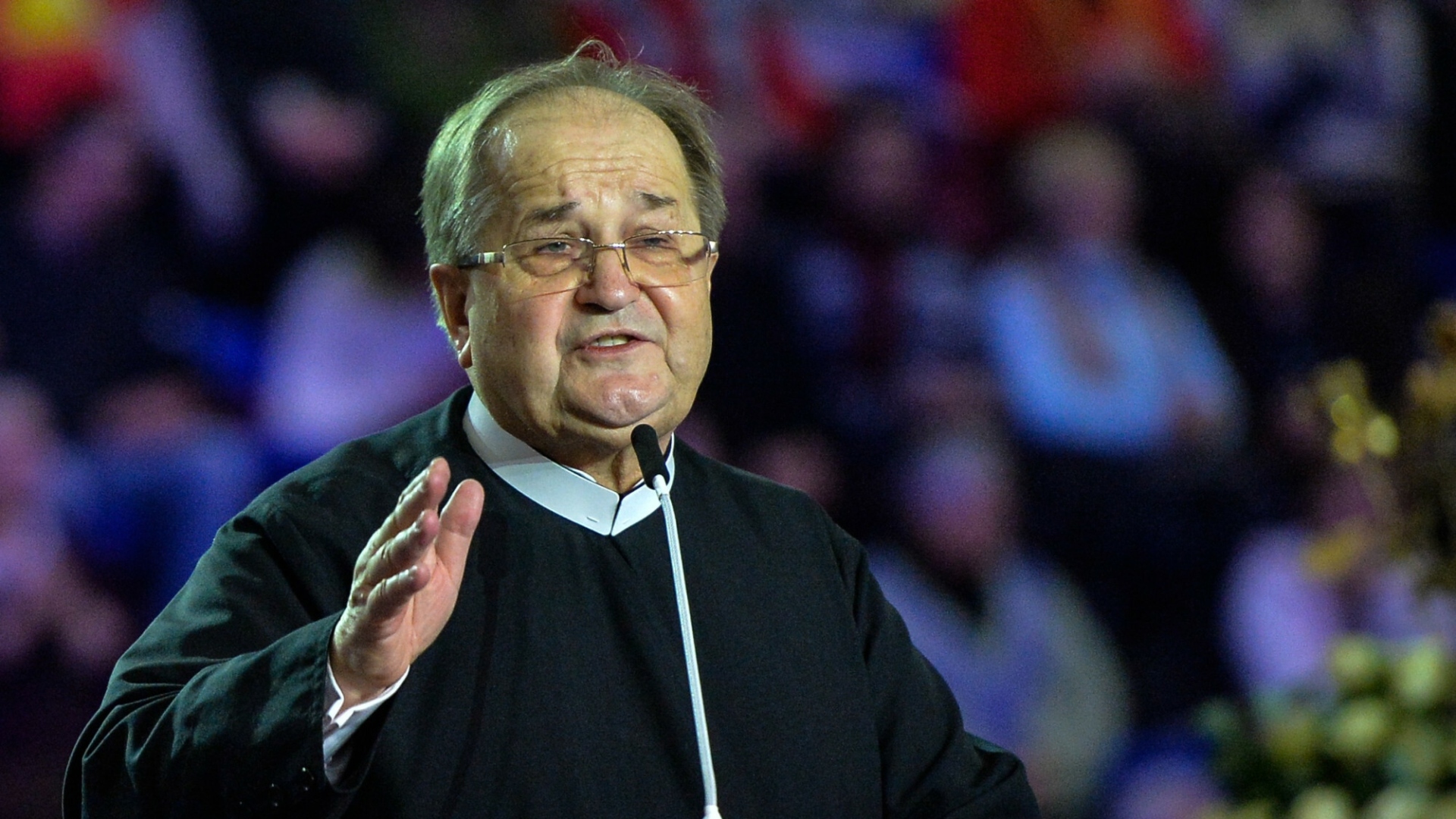 Ojciec Rydzyk ostrzega o wojnie cywilizacyjnej i prosi o szturm, na razie modlitewny