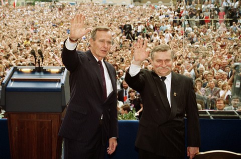 W wieku 94. lat zmarł George H. W. Bush