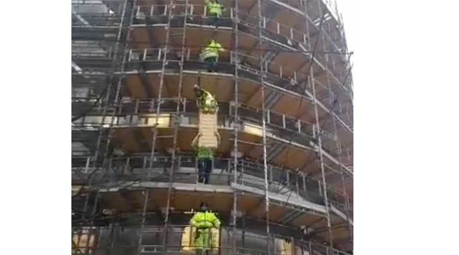 Nagranie polskich budowlańców śpiewających na budowie w Oslo stało się viralem