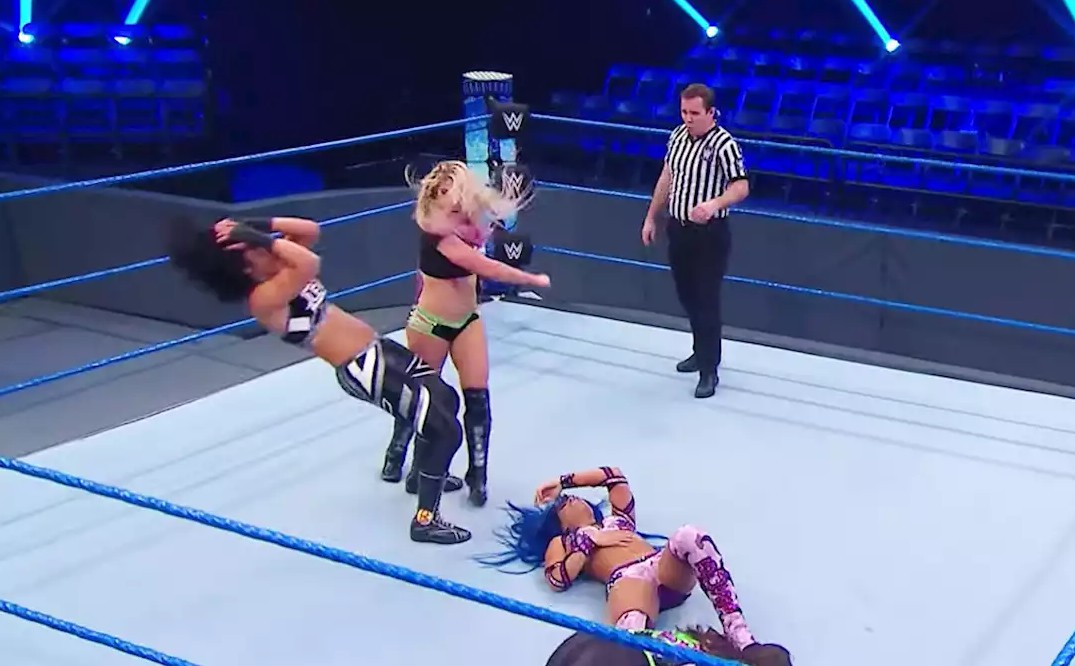 Amerykański wrestling bez publiczności to jedno z bardziej surrealistycznych doświadczeń 2020