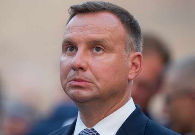 Sondaż: Duda w II turze przegra i z Trzaskowskim, i z Hołownią