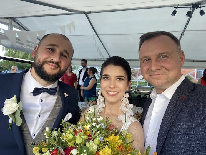 Andrzej Duda wpadł z życzeniami na wesele, bo akurat był w okolicy