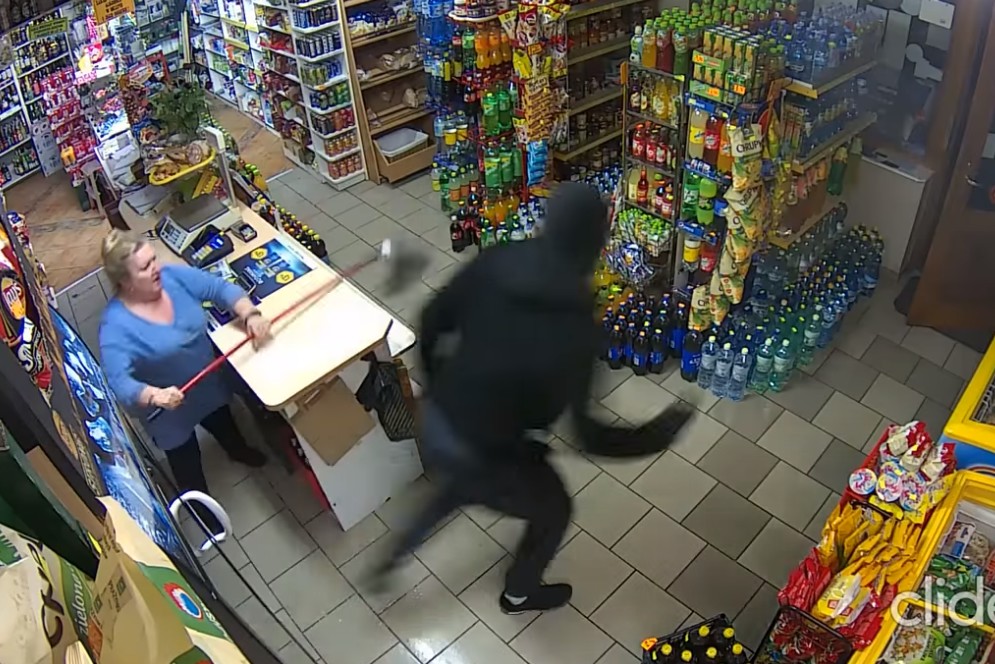 Pinczyn: złego człowieka z bronią może powstrzymać tylko dobra pani Zofia z mopem