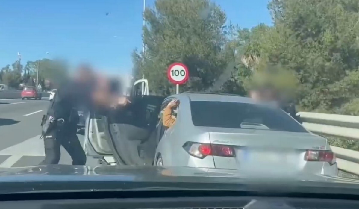 Hiszpania: porwany mężczyzna zdołał się uratować, bo przesłał koordynaty i zdjęcie kierownicy