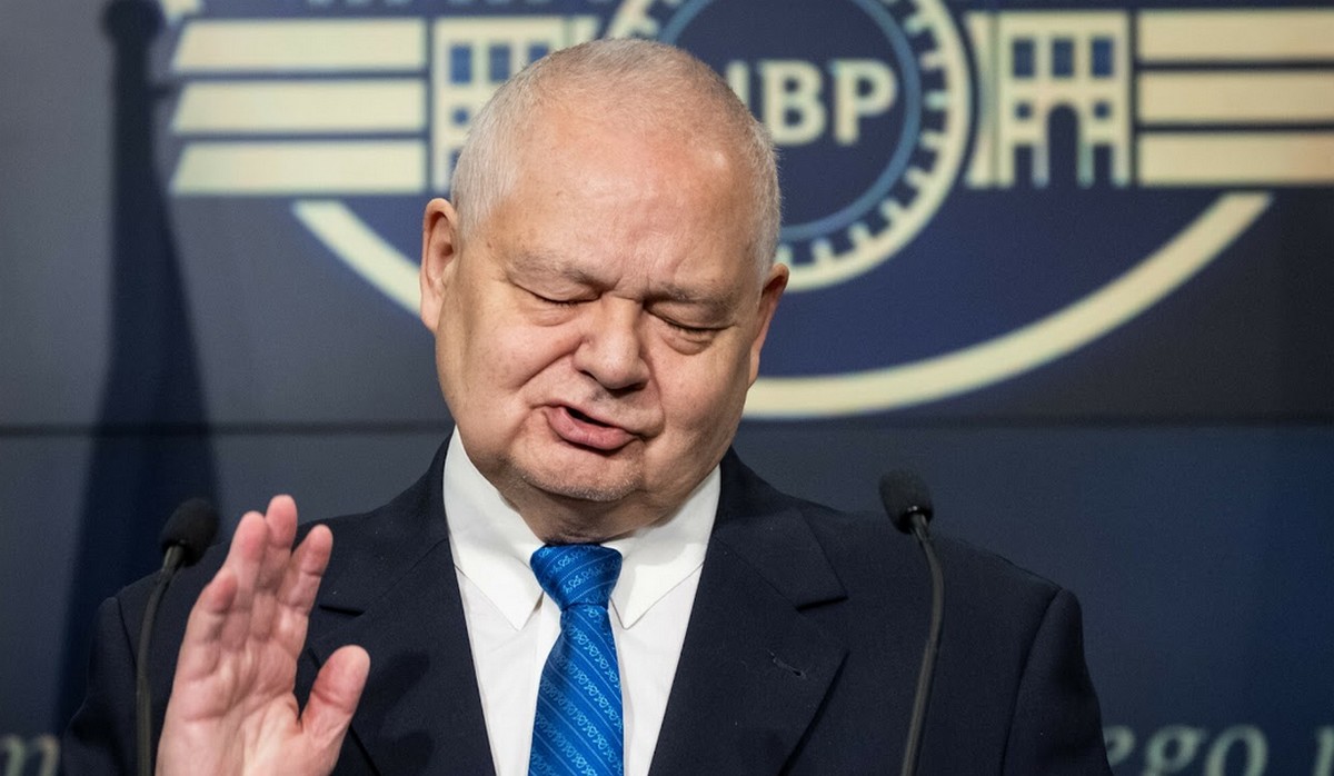 Polacy są podzieleni w sprawie niezależności szefa NBP, wszystko zależy od opcji, którą popierają