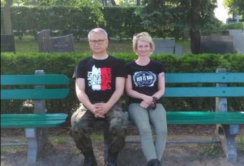 Izabela Pek pokazała zdjęcie z Piętą na cmentarzu