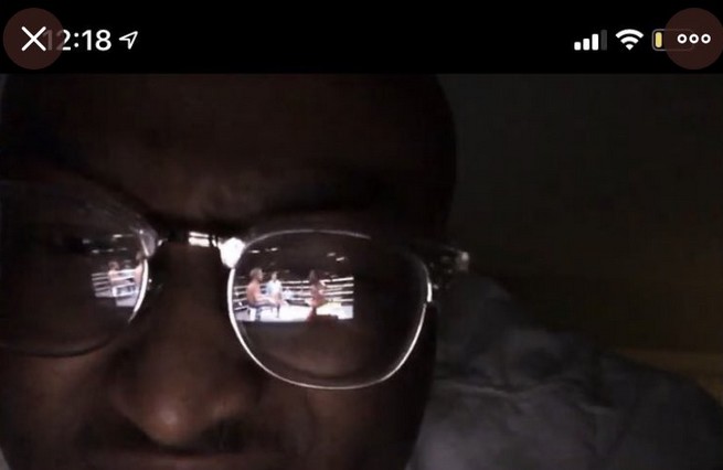 Tysiące ludzi oglądało nielegalnie streamowaną walkę w odbiciu okularów