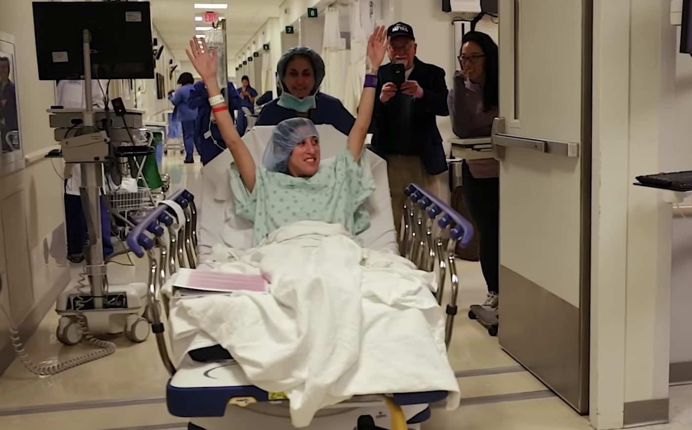 Pierwszy taki przeszczep na świecie: kobieta z wirusem HIV oddała nerkę choremu z wirusem HIV