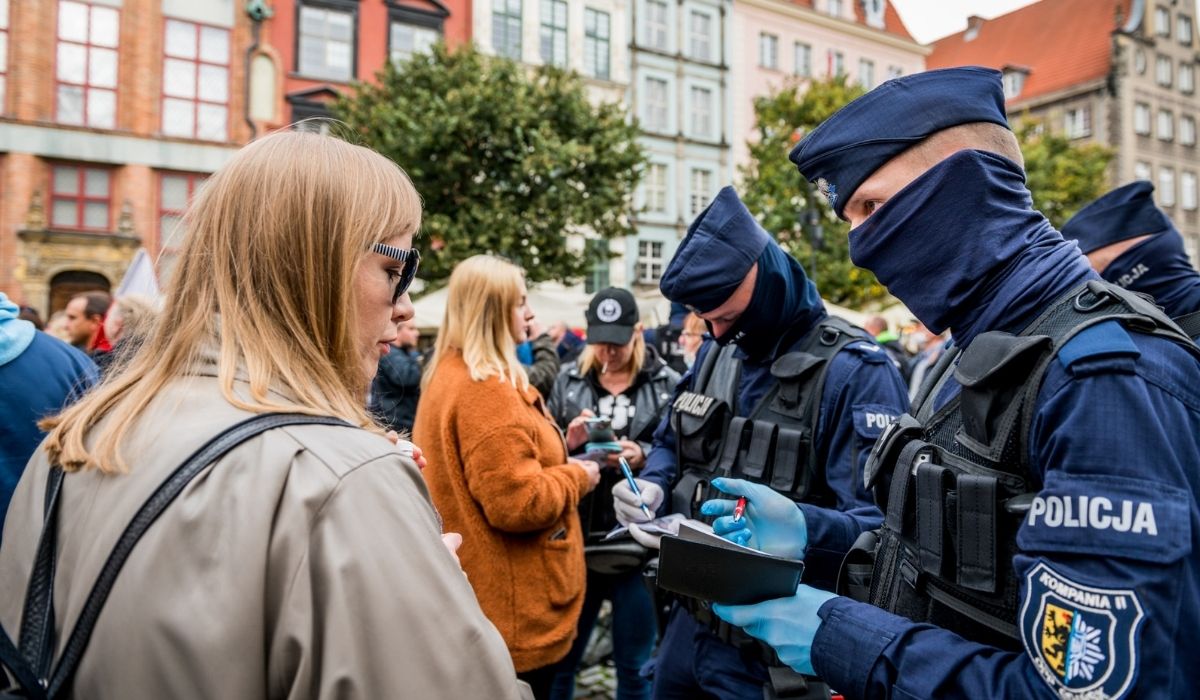 Policja podsumowuje marsze koronasceptyków: 200 mandatów i 1,5 tys. wniosków do sądu