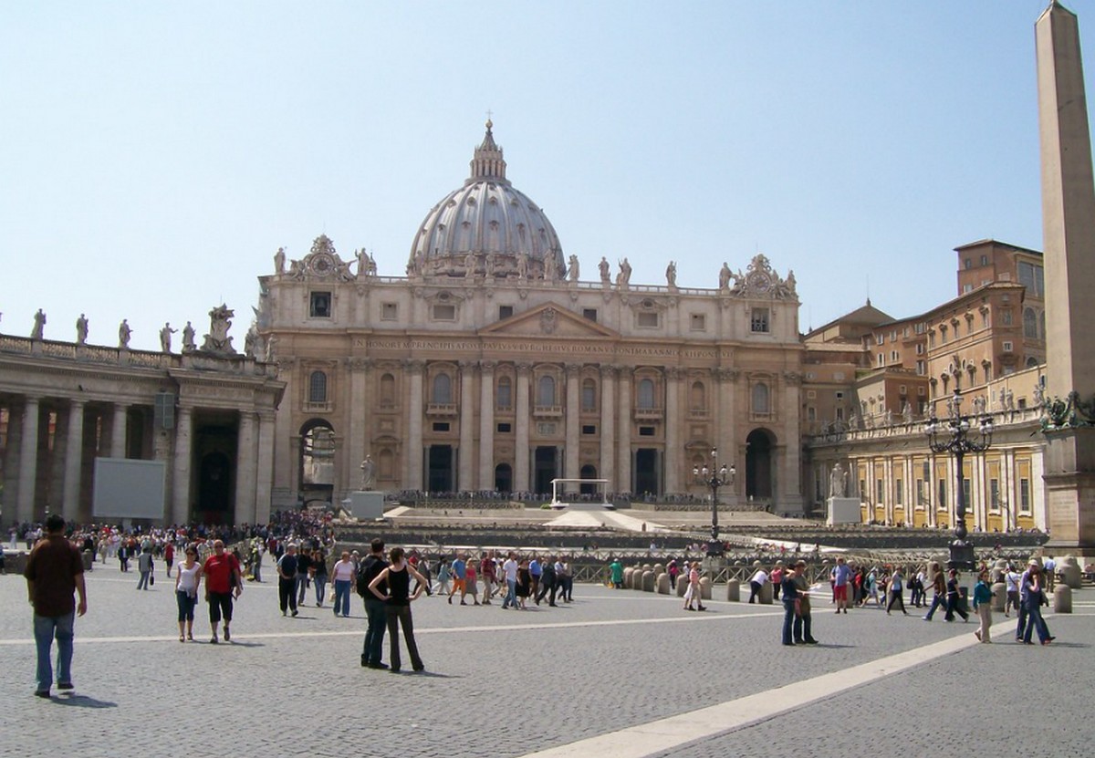Watykan użył funduszy na cele charytatywne, żeby zainwestować i zgarnąć więcej kasy
