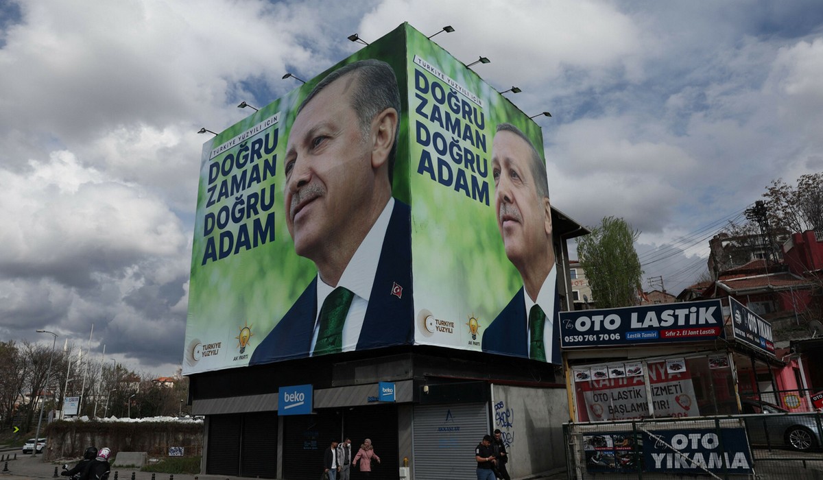 Tureckie władze tuż przed wyborami zwiększyły liczbę przetargów na zakup gazu pieprzowego