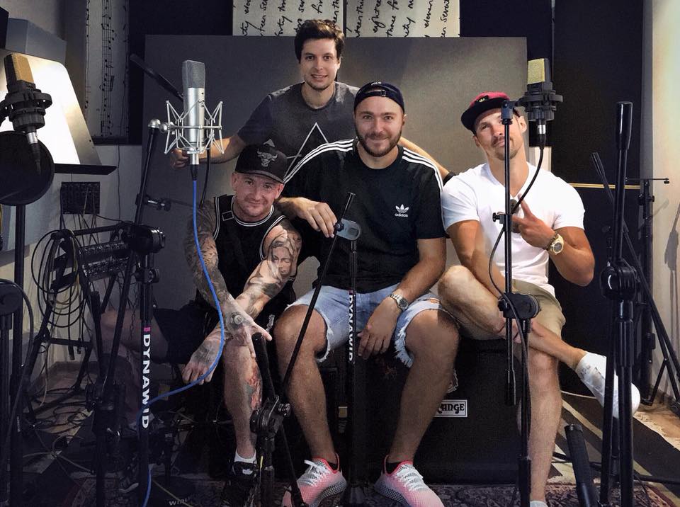 "Biedacoach" Robert Gryn nagrywa płytę z producentem Popka