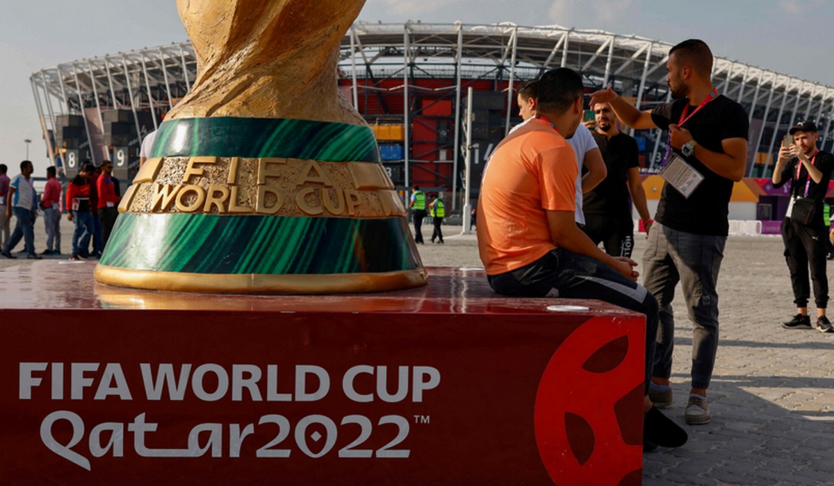 Reporterzy z Finlandii nie pojadą na mundial, bo dowiedzieli się, że żeby zrobić dla nich miejsce, eksmitowano robotników