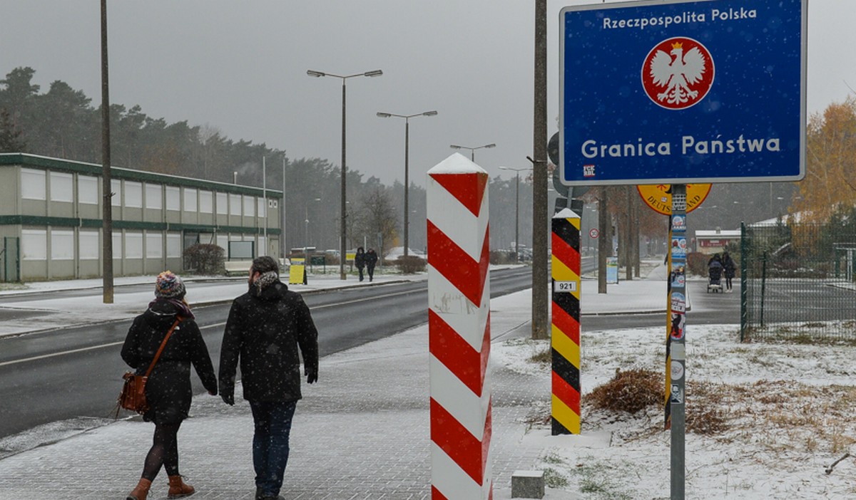 Coraz więcej gości z zagranicy wybiera Polskę jako cel zakupów