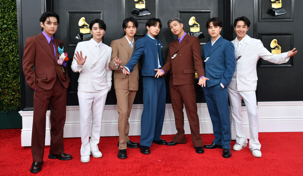 Członkowie BTS, znanego koreańskiego boysbandu, jednak muszą odbyć służbę wojskową