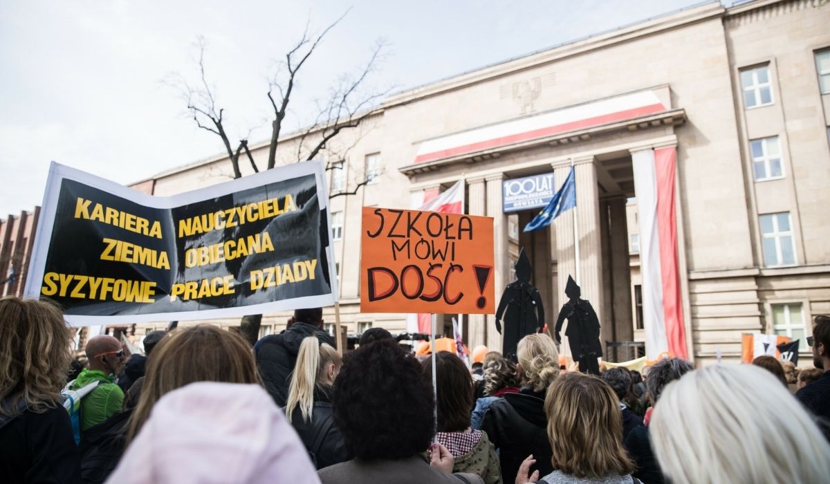 Nauczyciele nie dostali wyrównania, które mieli dostać, kolejna pensja też okazała się być niższa, a frustracja wyższa