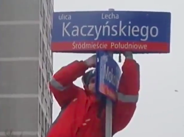 Warszawa: ulica Kaczyńskiego znów jest aleją Armii Ludowej