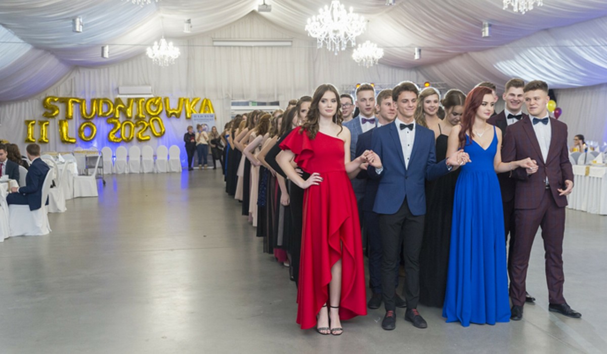 DGP: ponad połowa nauczycieli uważa, że w tym roku nie powinno być balów ósmoklasistów i maturzystów