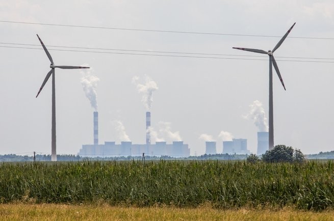 Dzięki pandemii Covid-19 spada globalny popyt na energię. Wyłączane są tradycyjne elektrownie